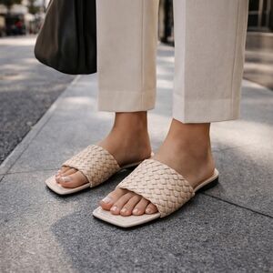 Anny Nord Square Toe Woven Leather Slip-on Sandals Retails over $400